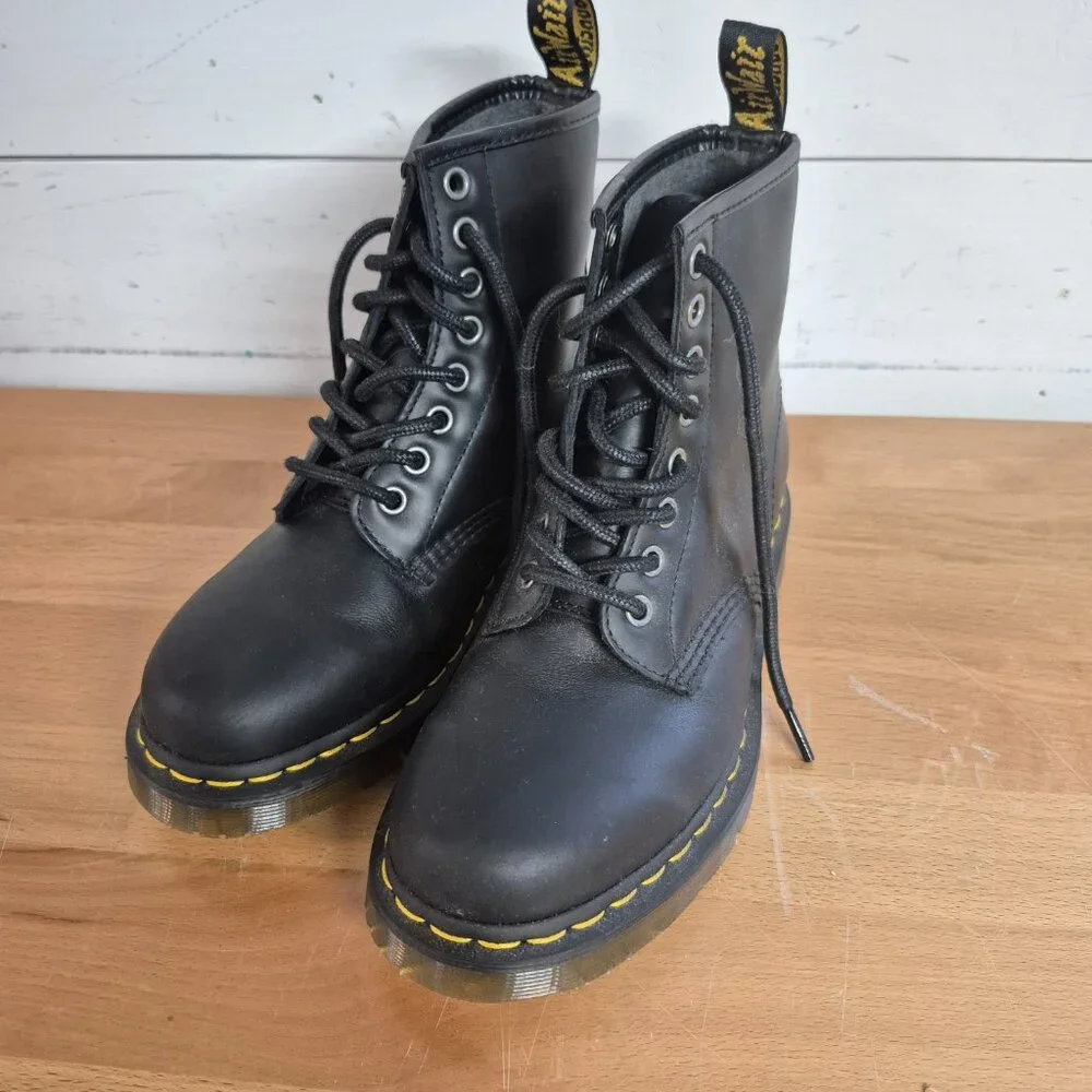 DR. Martens unisex adult leather boots Woman's size 6 Men's size 5 - Picture 6 of 6